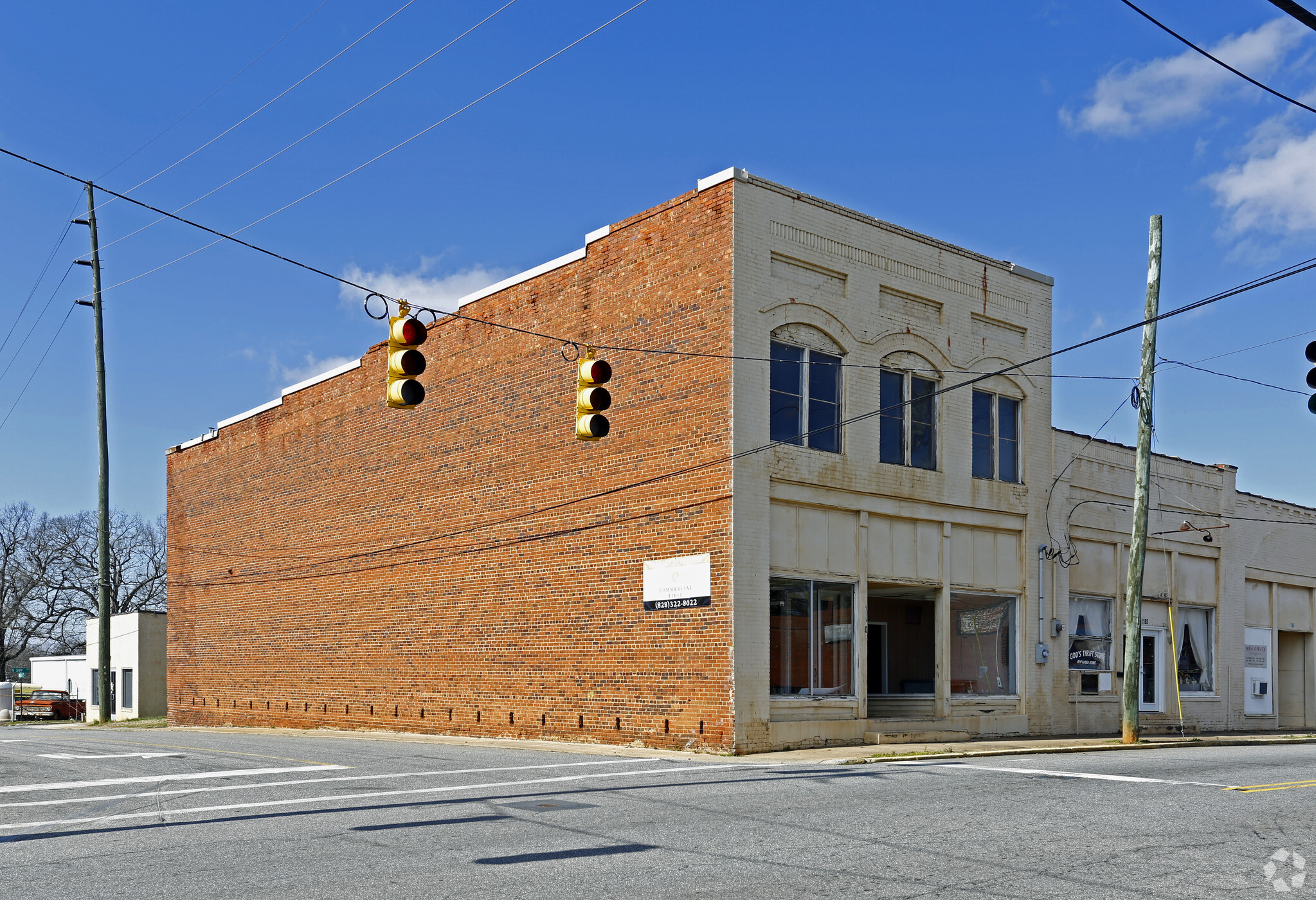 1100 N Main Ave, Newton, NC for sale Primary Photo- Image 1 of 1