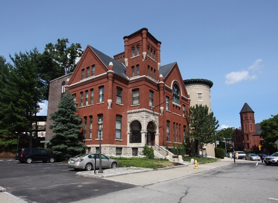 39 Salisbury St, Worcester, MA 01609 39 Salisbury St