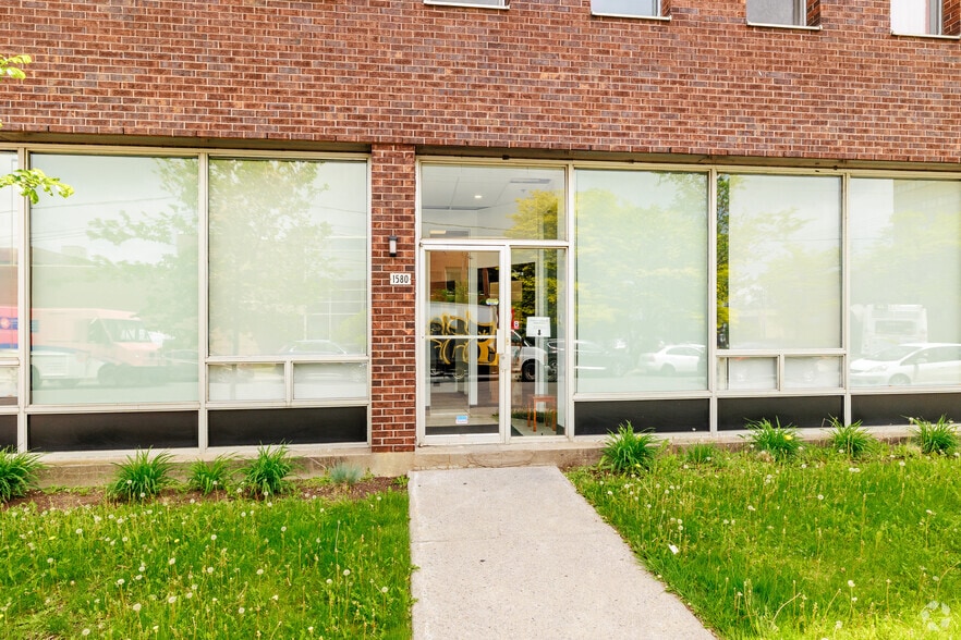 1550-1590 Rue Chabanel O, Montréal, QC for lease - Building Photo - Image 2 of 3
