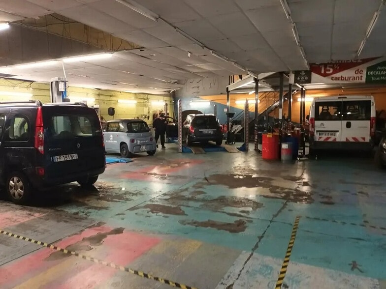 Flex in Le Havre for lease - Building Photo - Image 2 of 5