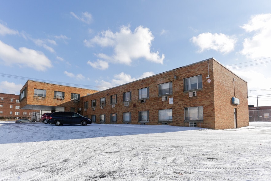 2000 Lee Rd, Cleveland Heights, OH for lease - Building Photo - Image 3 of 3