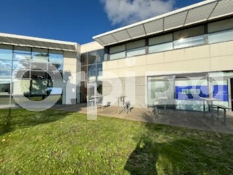 Office in Compiègne for lease - Building Photo - Image 3 of 9