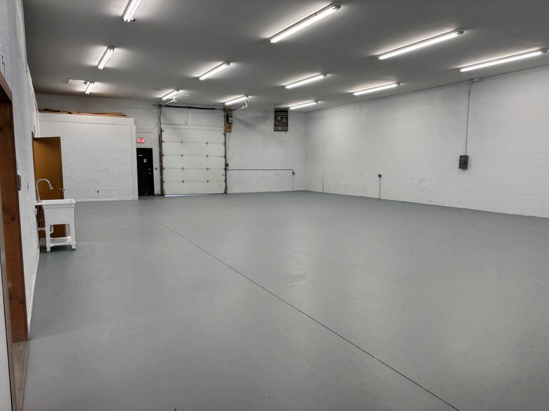 6246-6254 Corporate Center Dr, Dublin, OH for lease - Building Photo - Image 1 of 12