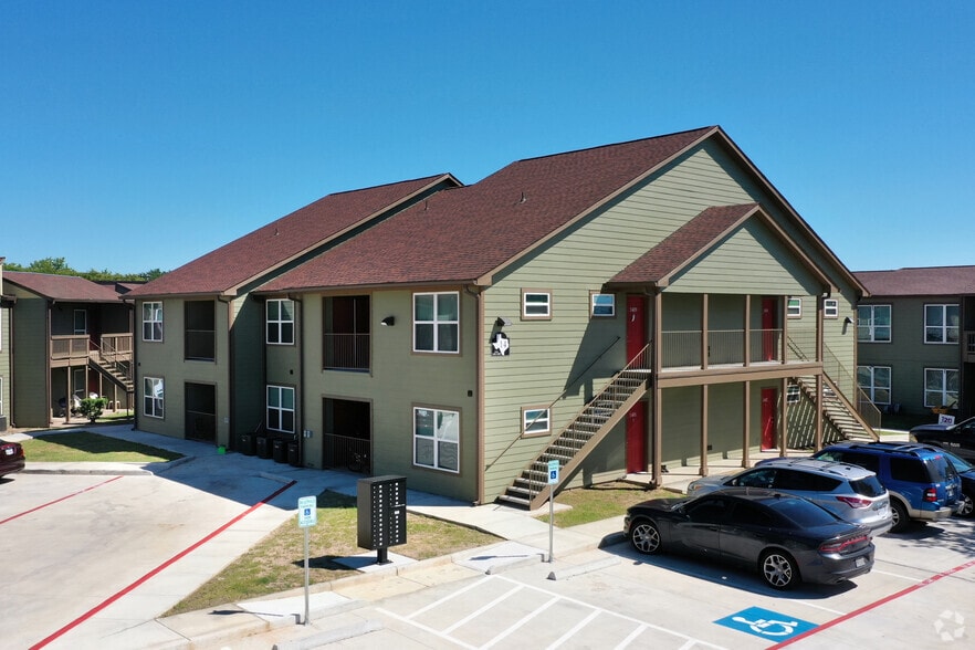 1400 W Henderson Rd, Angleton, TX for sale - Building Photo - Image 1 of 1