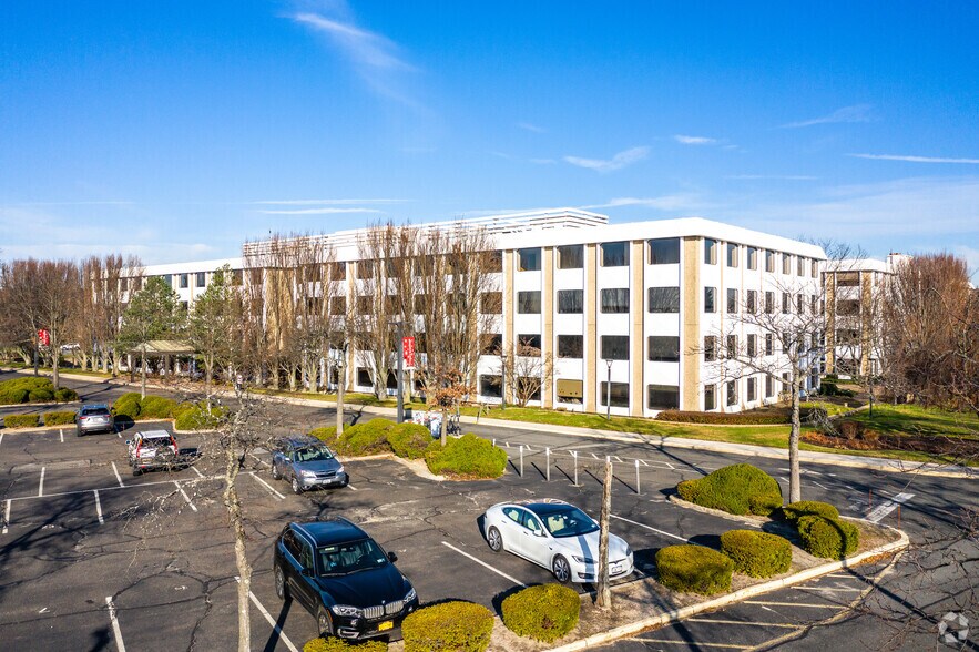 1 Huntington Quadrangle, Melville, NY 11747