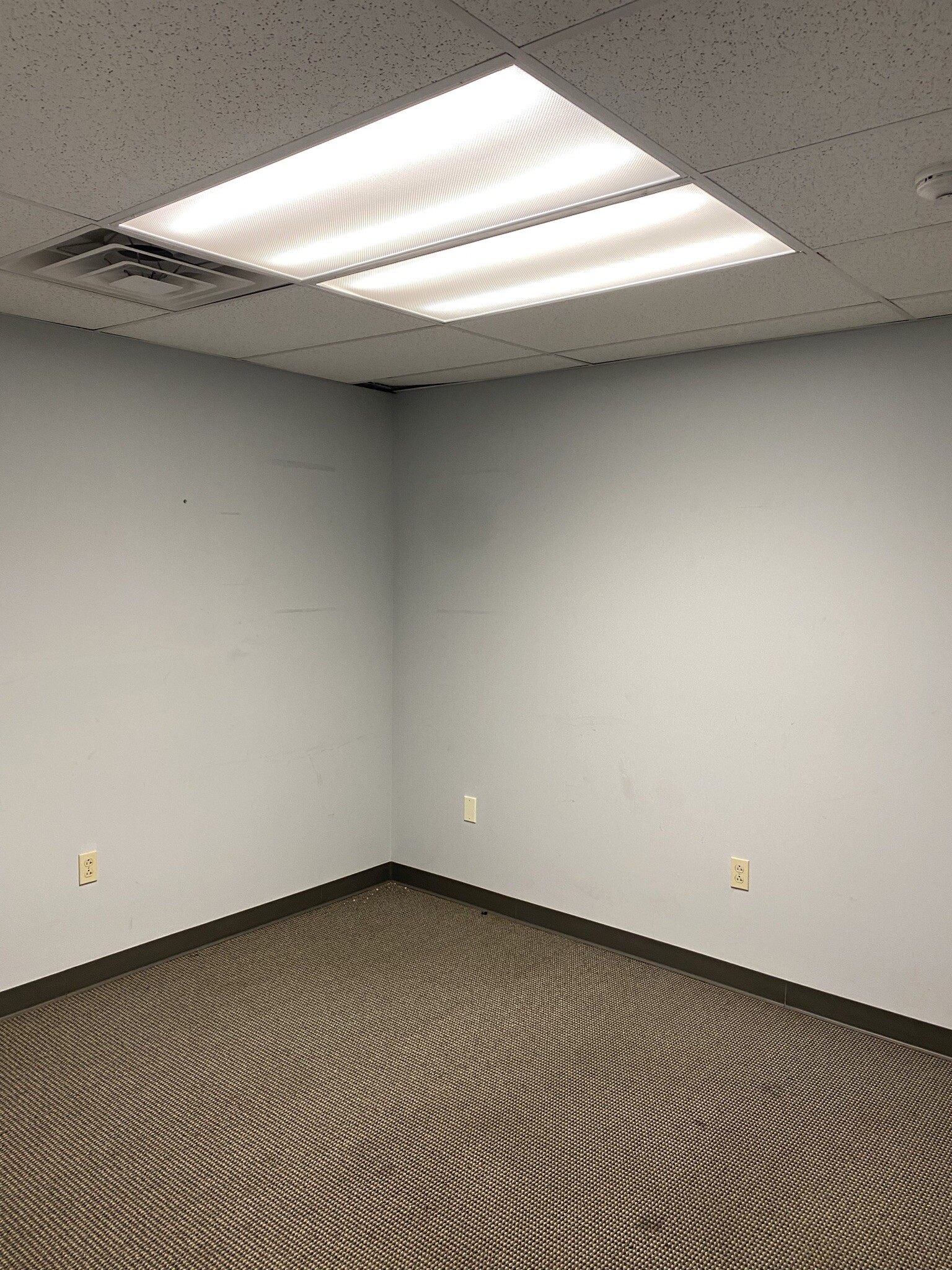 114 Minnesota Ave, Warwick, RI for lease Interior Photo- Image 1 of 9