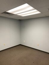 114 Minnesota Ave, Warwick, RI for lease Interior Photo- Image 1 of 9