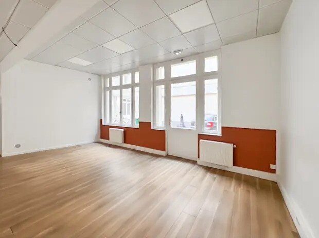 Office in Paris for lease - Building Photo - Image 3 of 8