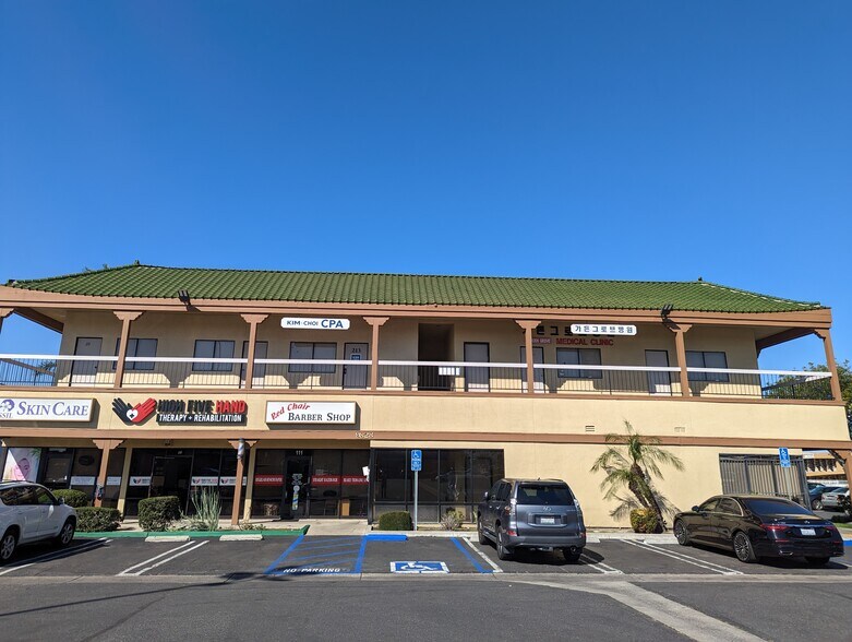 9828 Garden Grove Blvd, Garden Grove, CA for lease - Building Photo - Image 2 of 4