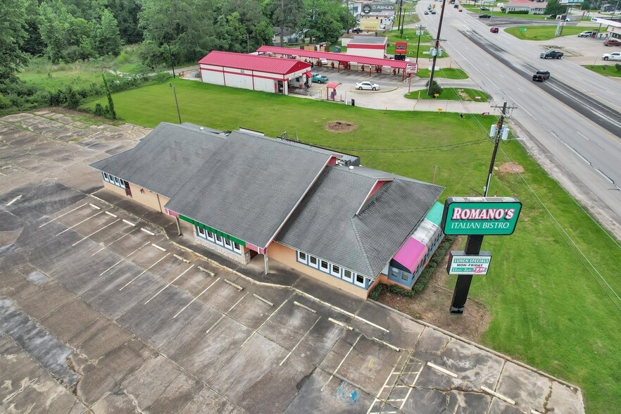 235 E Gibson St, Jasper, TX for lease - Building Photo - Image 1 of 35