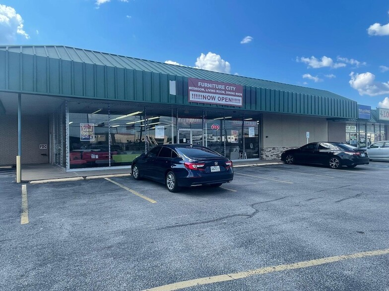 65 N 11th St, Beaumont, TX for lease - Building Photo - Image 1 of 11