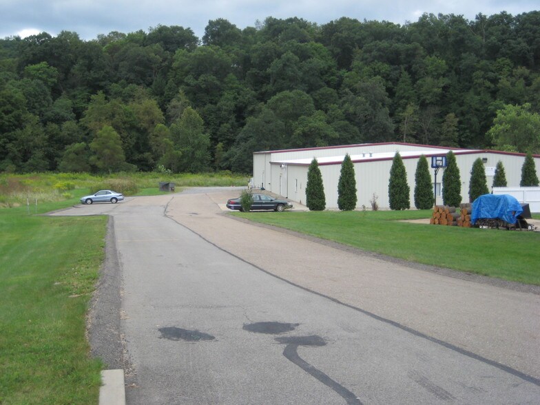 2260 Big Sewickley Creek Rd, Sewickley, PA 15143