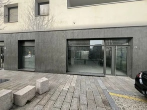 Retail in Saint-Priest for lease Building Photo- Image 1 of 5