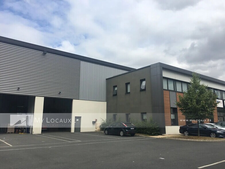 Flex in Villeneuve-la-Garenne for lease - Building Photo - Image 1 of 6