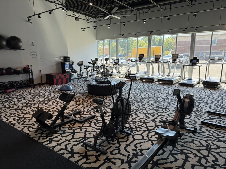 68120 Tinmar Dr, Saint Clairsville, OH for lease - Building Photo - Image 3 of 15