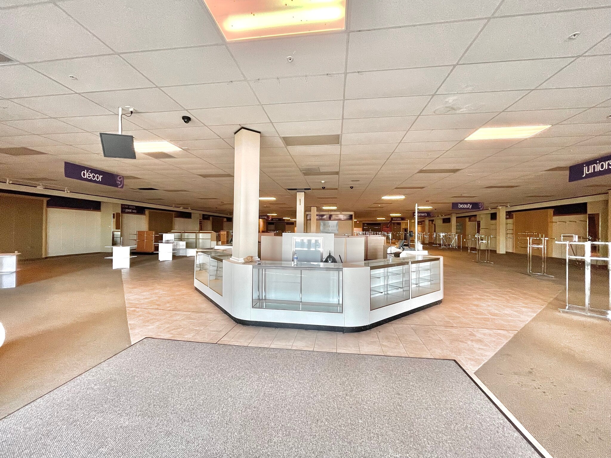 1658-- Lansing Rd, Charlotte, MI for lease Building Photo- Image 1 of 4