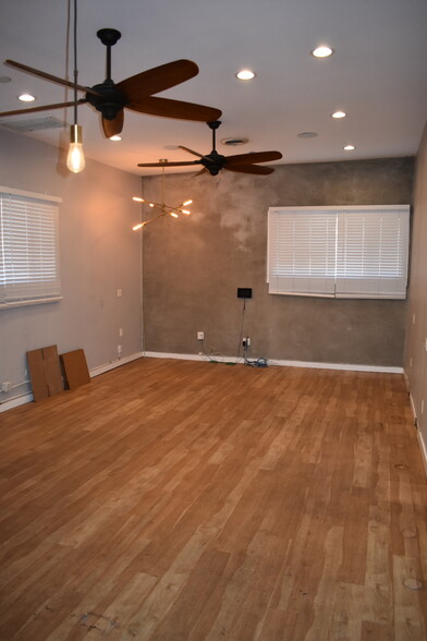 490-498 S San Vicente Blvd, West Hollywood, CA for lease - Interior Photo - Image 3 of 13