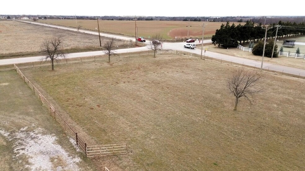 5001 W Waterloo Rd, Edmond, OK for lease - Building Photo - Image 2 of 5