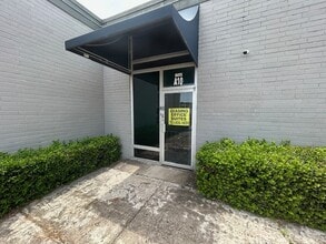 4800 W 34th St, Houston, TX for lease Building Photo- Image 1 of 5