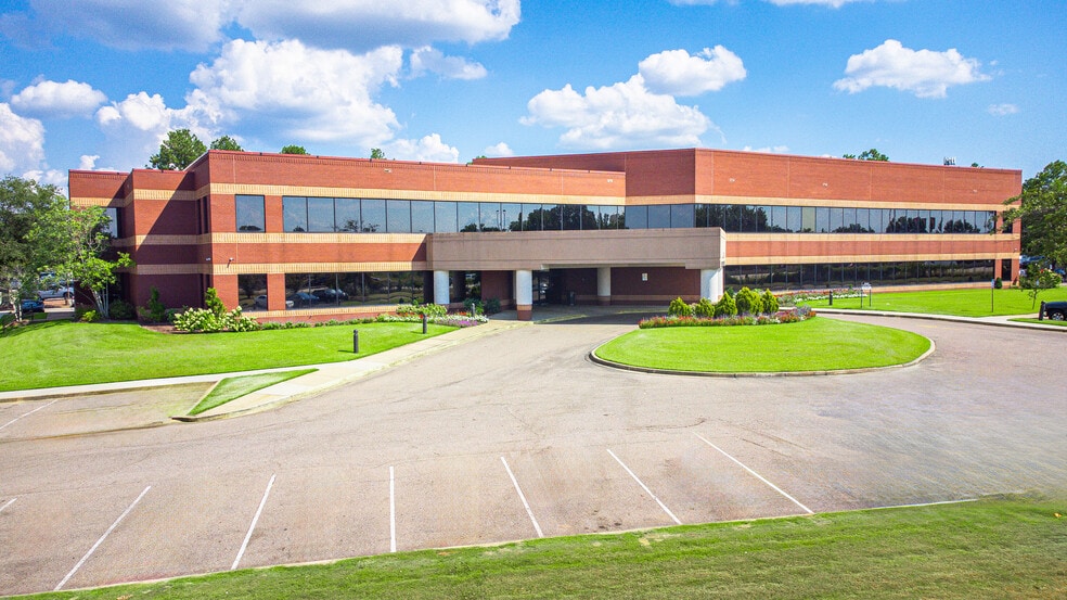 401 Southcrest Cir, Southaven, MS for lease - Building Photo - Image 2 of 16