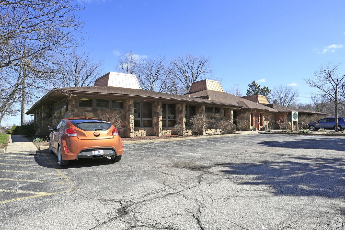 16363 Pearl Rd, Strongsville, OH 44136