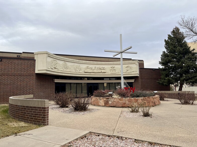 2000 N Lincoln Ave, Loveland, CO for lease - Building Photo - Image 1 of 11