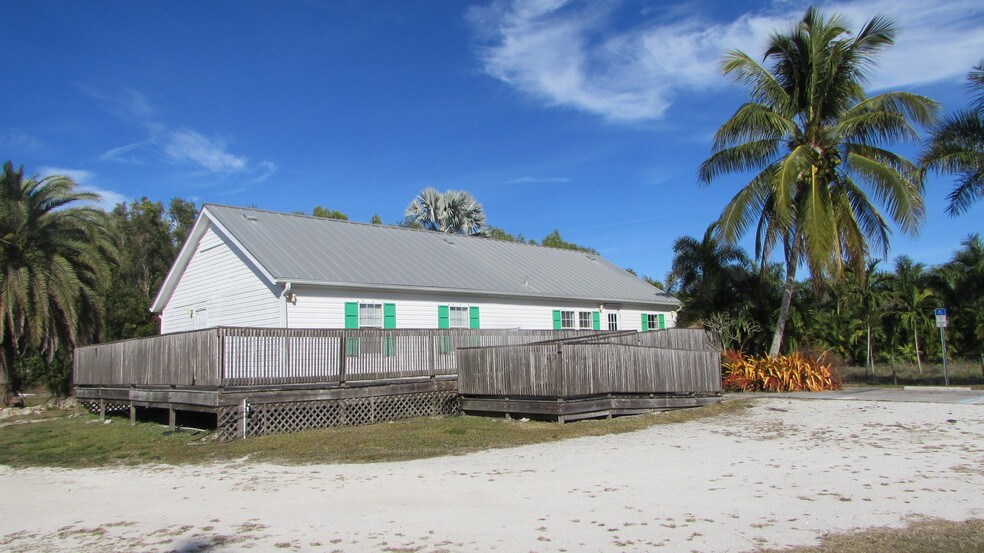 11660 Stringfellow Rd, Bokeelia, FL for sale - Primary Photo - Image 1 of 1