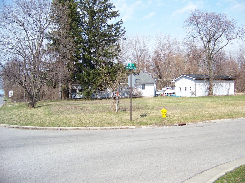 6840 Lewis Ave, Temperance, MI 48182