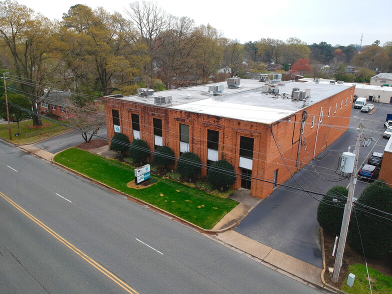 2211 Dickens Rd, Richmond, VA for sale - Building Photo - Image 1 of 30