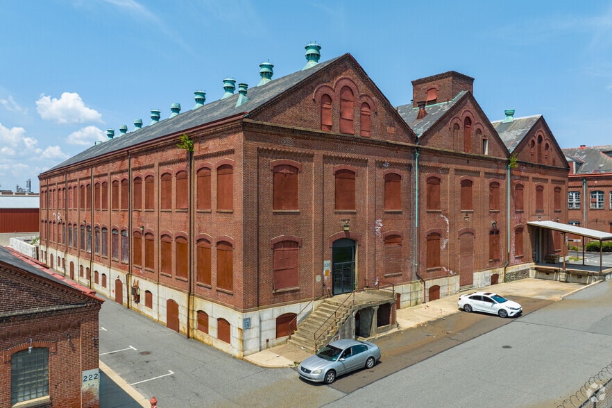 The Arsenal portfolio of 20 properties for sale on LoopNet.com - Building Photo - Image 3 of 26