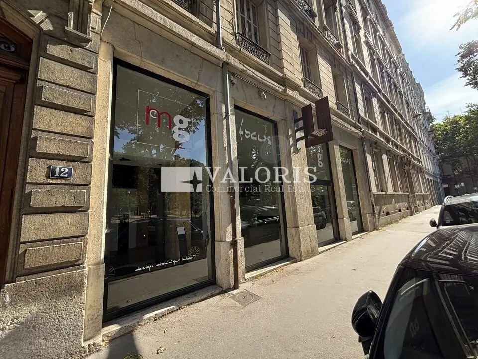 Retail in Lyon for lease Building Photo- Image 1 of 8