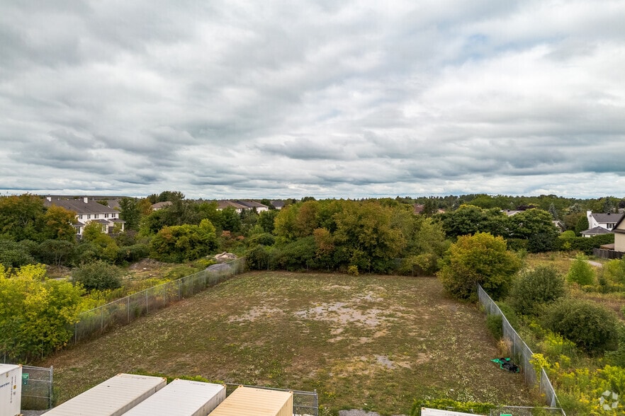 5977 Hazeldean Rd, Ottawa, ON for lease - Primary Photo - Image 1 of 2