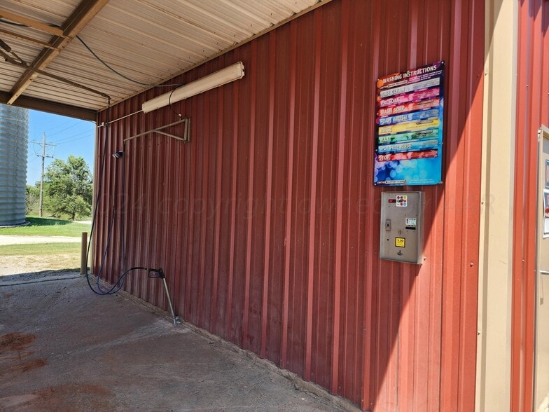 2001 E Oklahome Ave, Wheeler, TX for sale - Building Photo - Image 3 of 17