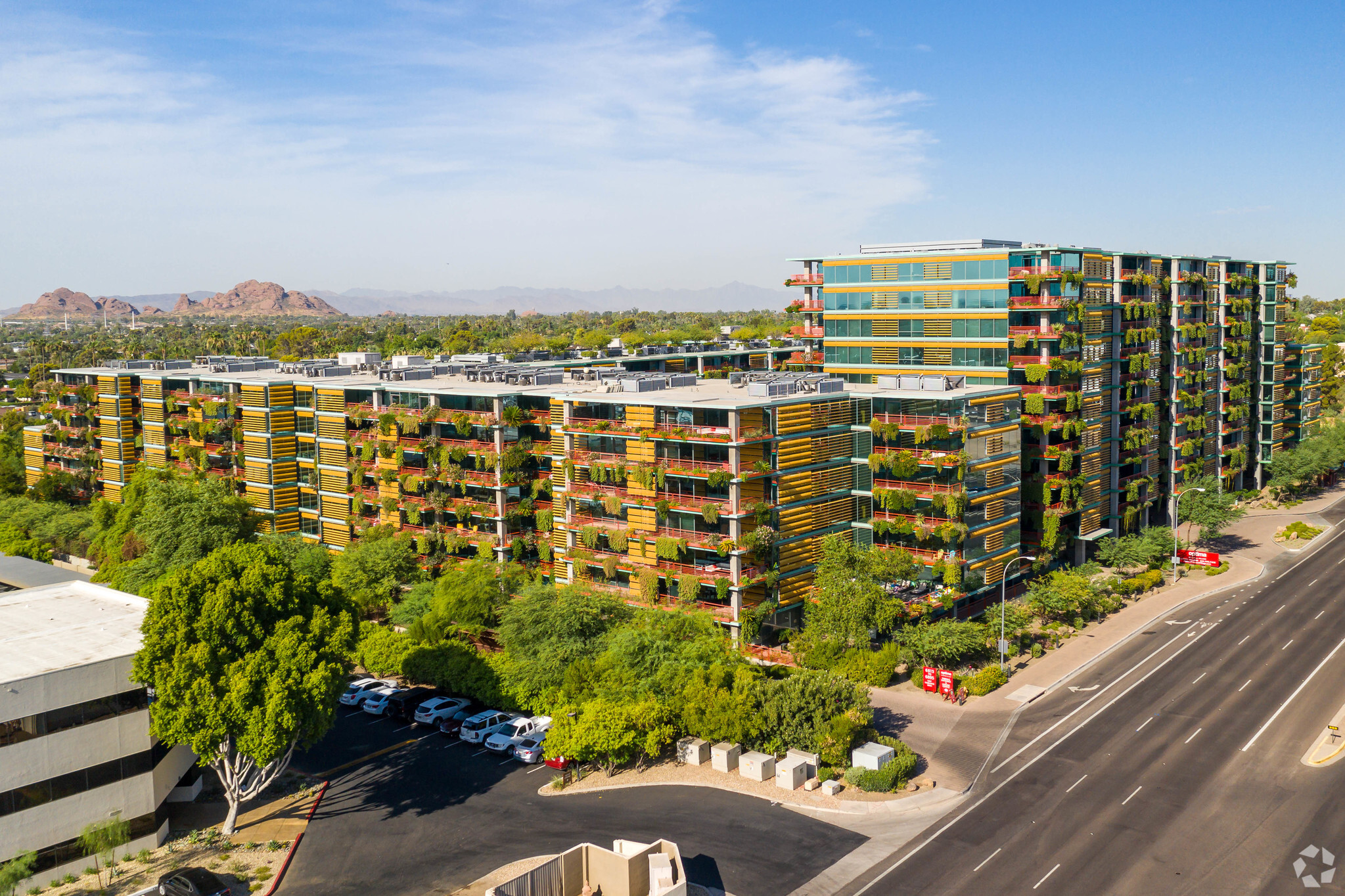 6895 E Camelback Rd, Scottsdale, AZ for lease Primary Photo- Image 1 of 33