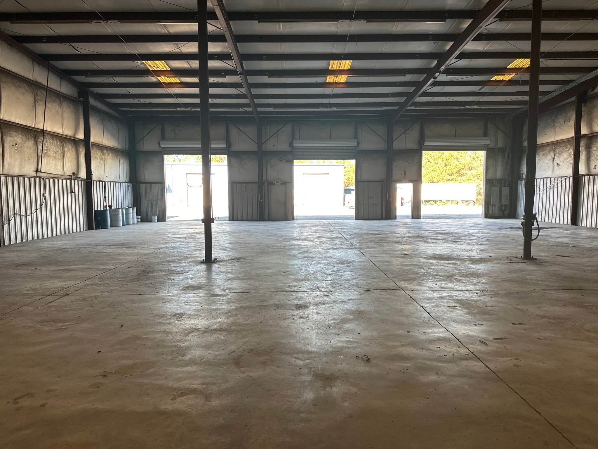 808 Industrial Way, Warner Robins, GA for lease Building Photo- Image 1 of 4