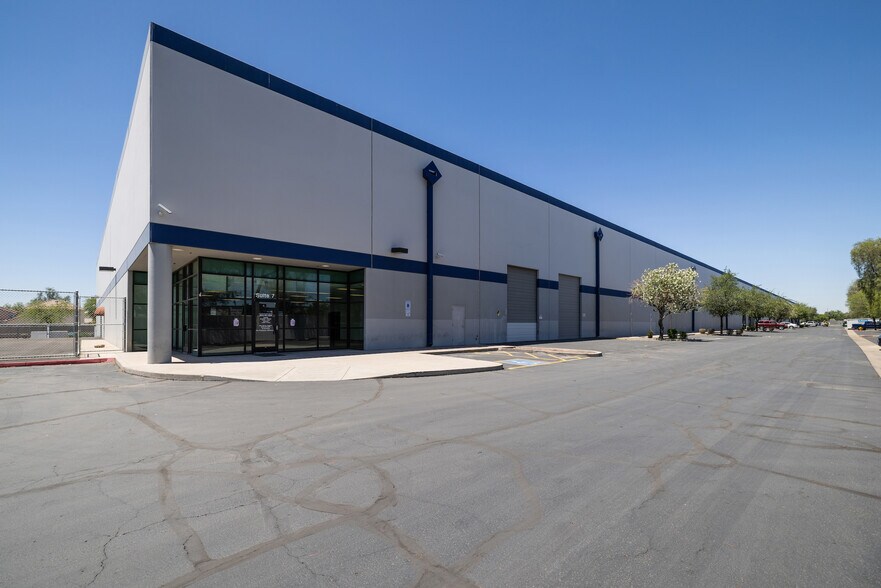 125 N 67th Ave, Phoenix, AZ for lease - Building Photo - Image 1 of 12