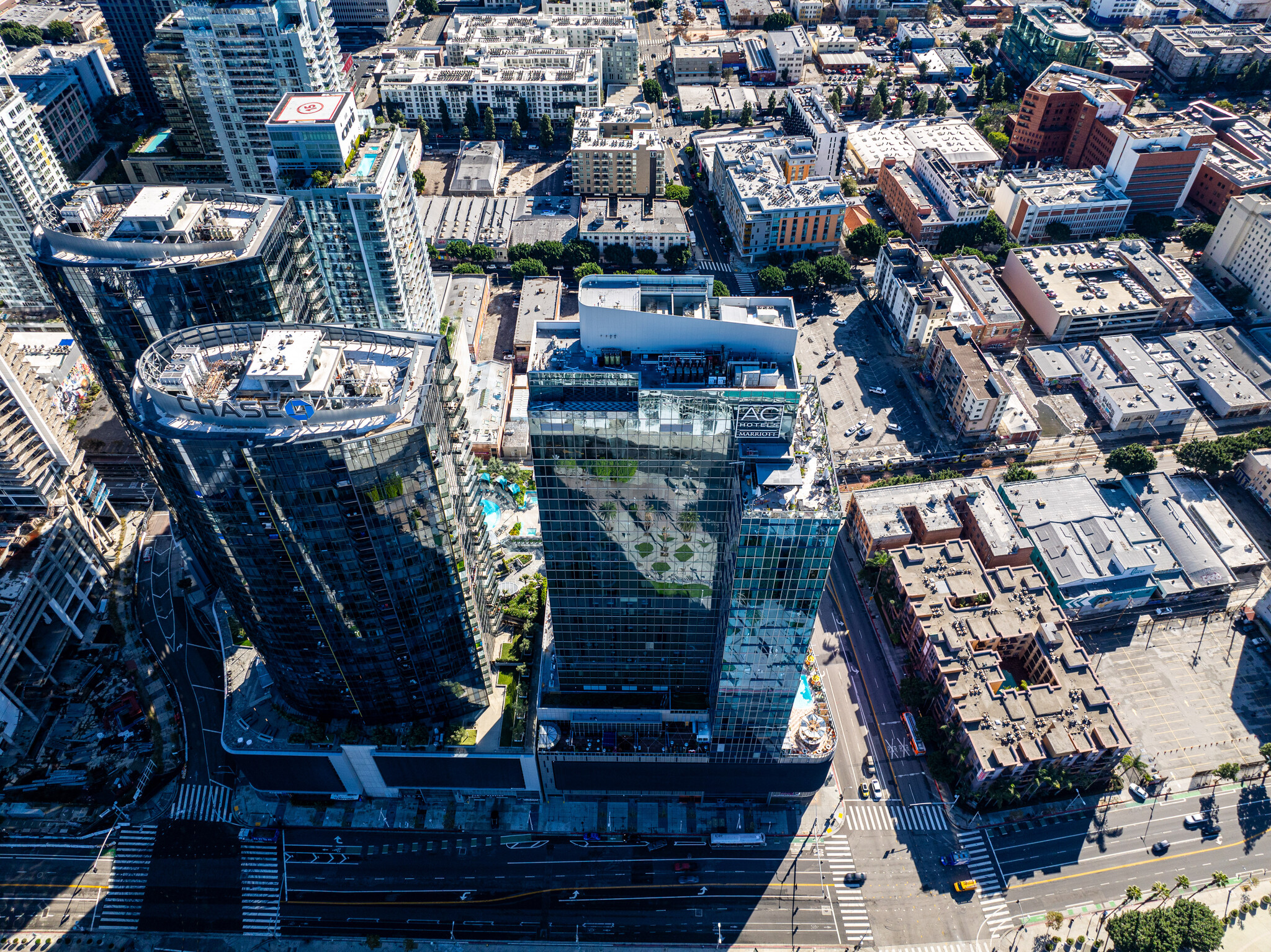 1260 S Figueroa St, Los Angeles, CA for lease Building Photo- Image 1 of 106