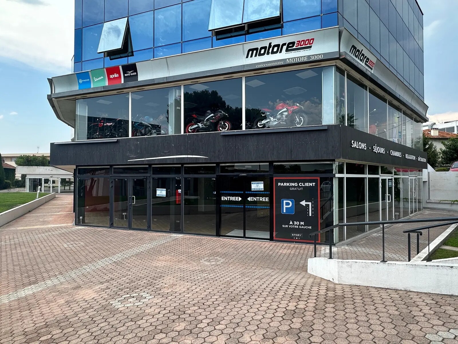 120 Avenue Eugène Donadei, Saint-Laurent-du-Var for lease Building Photo- Image 1 of 8