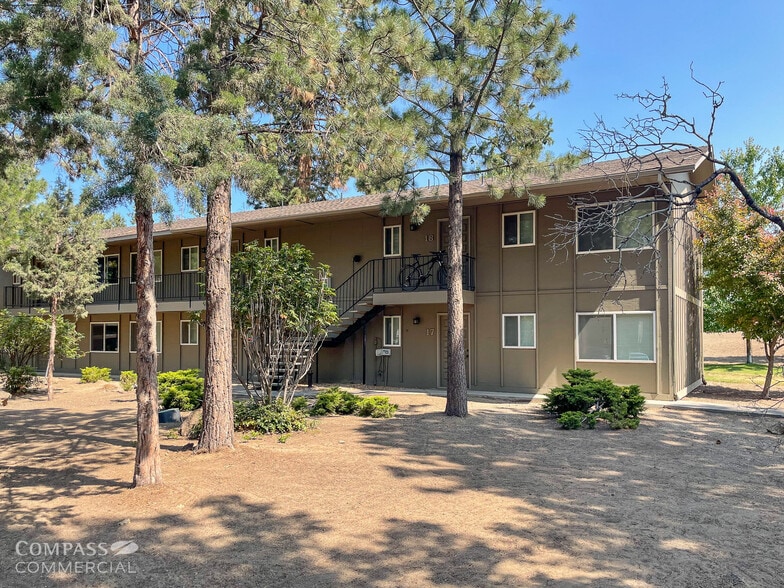 1000 NE Butler Market Rd, Bend, OR for sale - Building Photo - Image 2 of 14