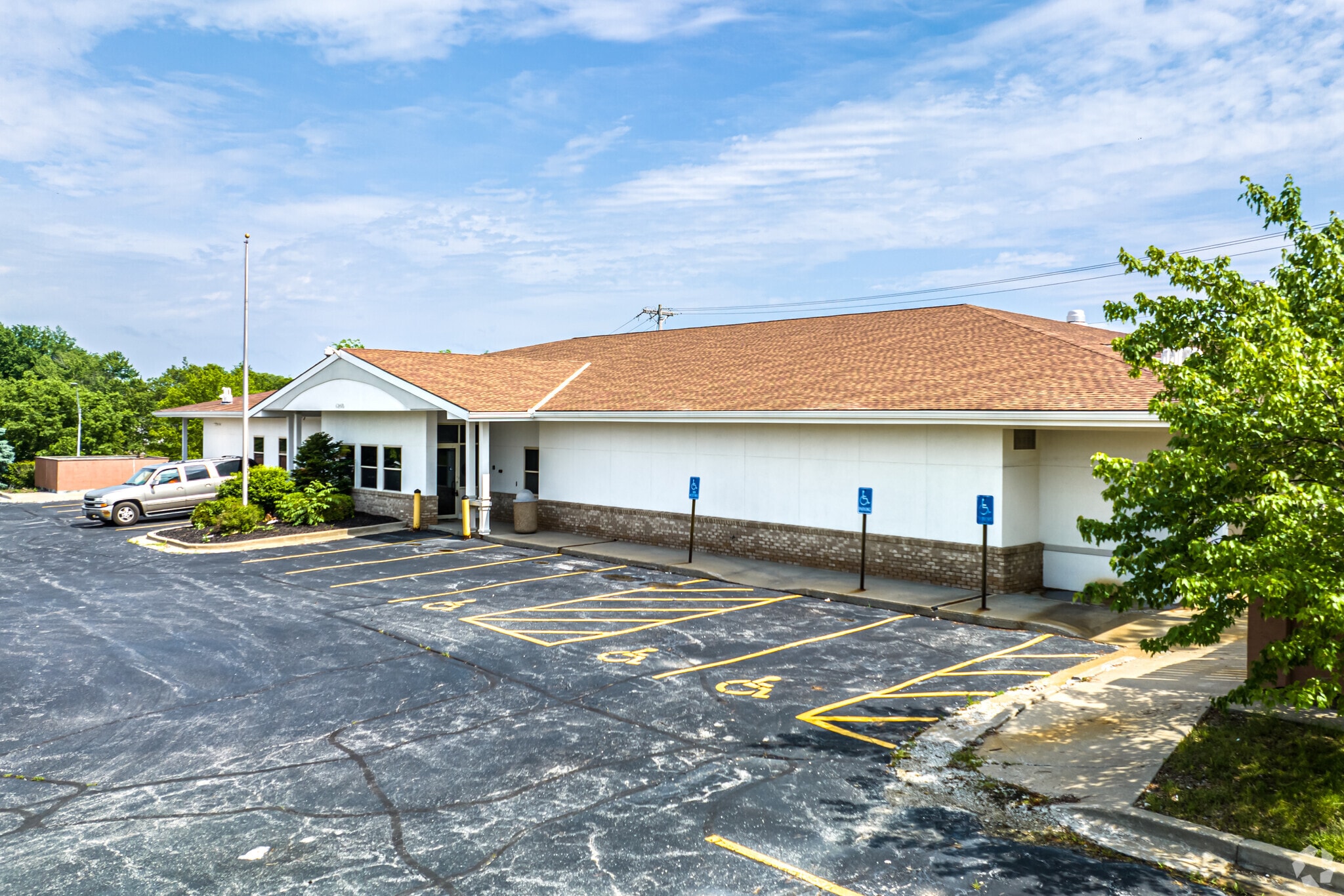 4240 S Lees Summit Rd, Independence, MO for lease Primary Photo- Image 1 of 18