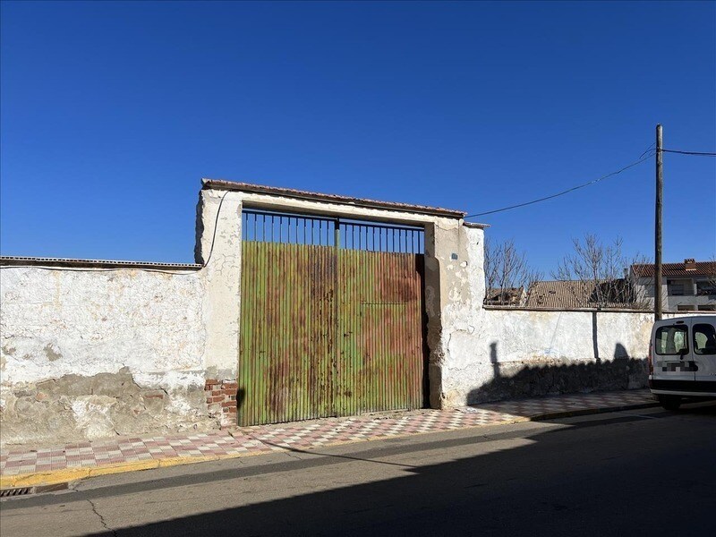 Land in Almagro for sale Building Photo- Image 1 of 10
