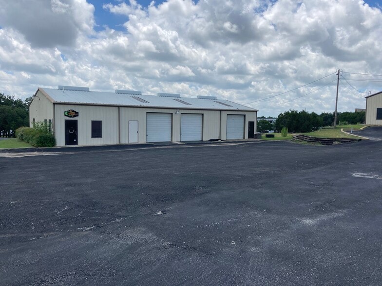 9221 Highway 290 W, Austin, TX for sale - Building Photo - Image 3 of 6