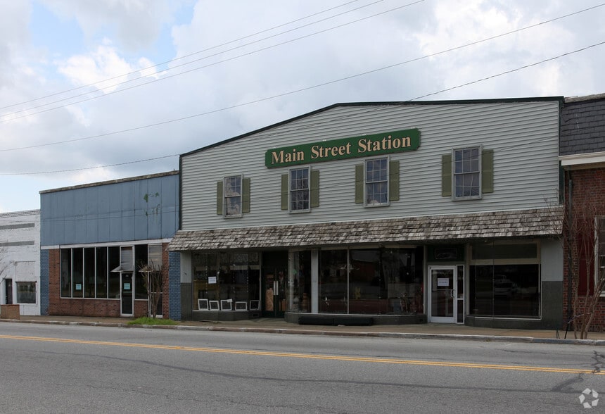 133-135 S Main St, Littleton, NC for sale - Primary Photo - Image 1 of 1