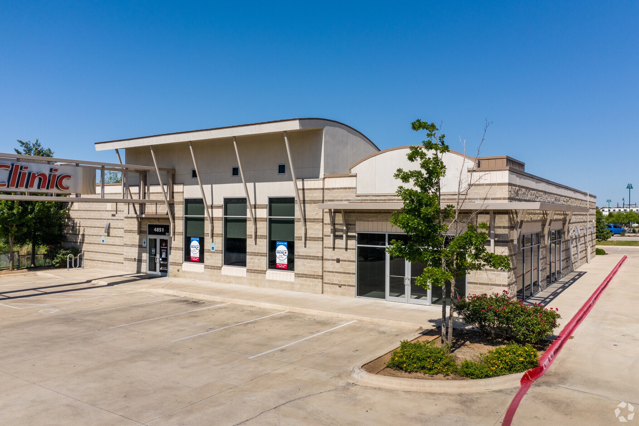 4851 N Interstate 35, Round Rock, TX for lease Building Photo- Image 1 of 5