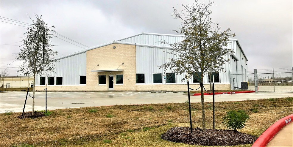 8010 Leesa Ln, Pasadena, TX for sale - Construction Photo - Image 1 of 1