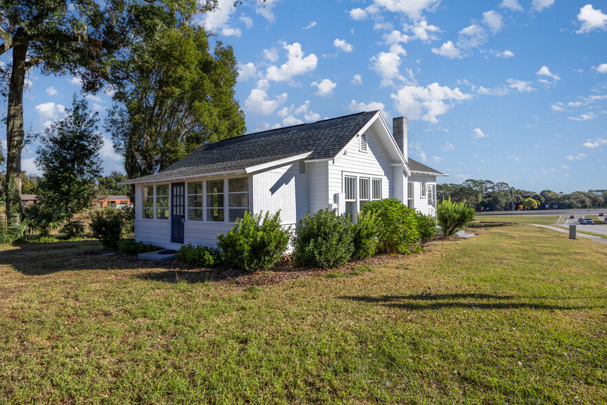 401 N Dixie Ave, Fruitland Park, FL for lease - Building Photo - Image 1 of 25