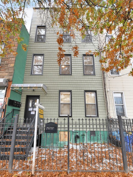 173 Sheridan Ave, Brooklyn, NY for sale - Primary Photo - Image 1 of 1