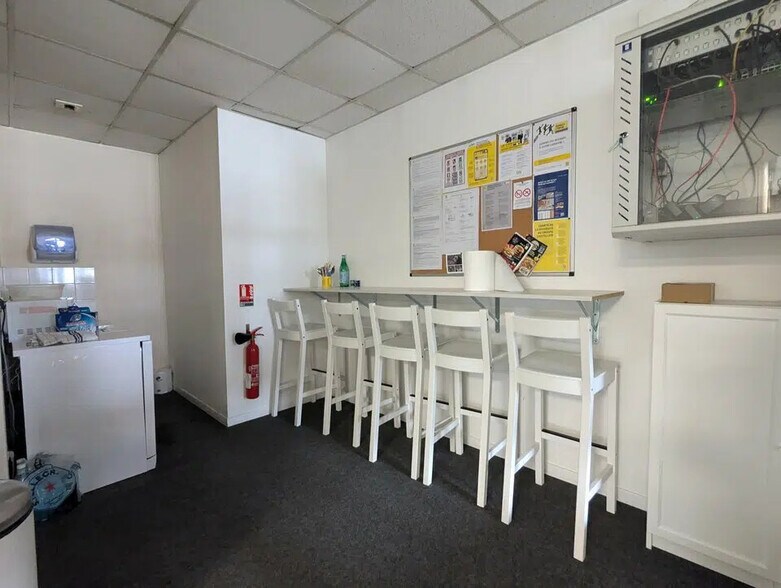 Office in Le Petit-Quevilly for lease - Interior Photo - Image 3 of 6