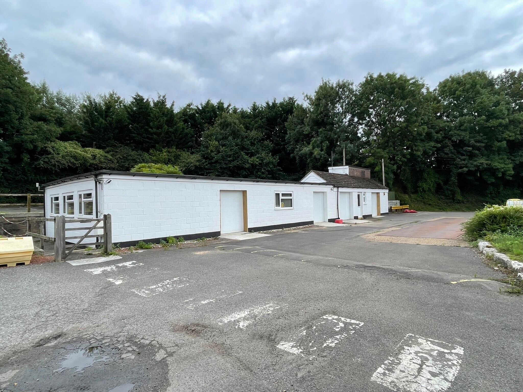H4 How Park Trading Estate, Stockbridge for sale Primary Photo- Image 1 of 1