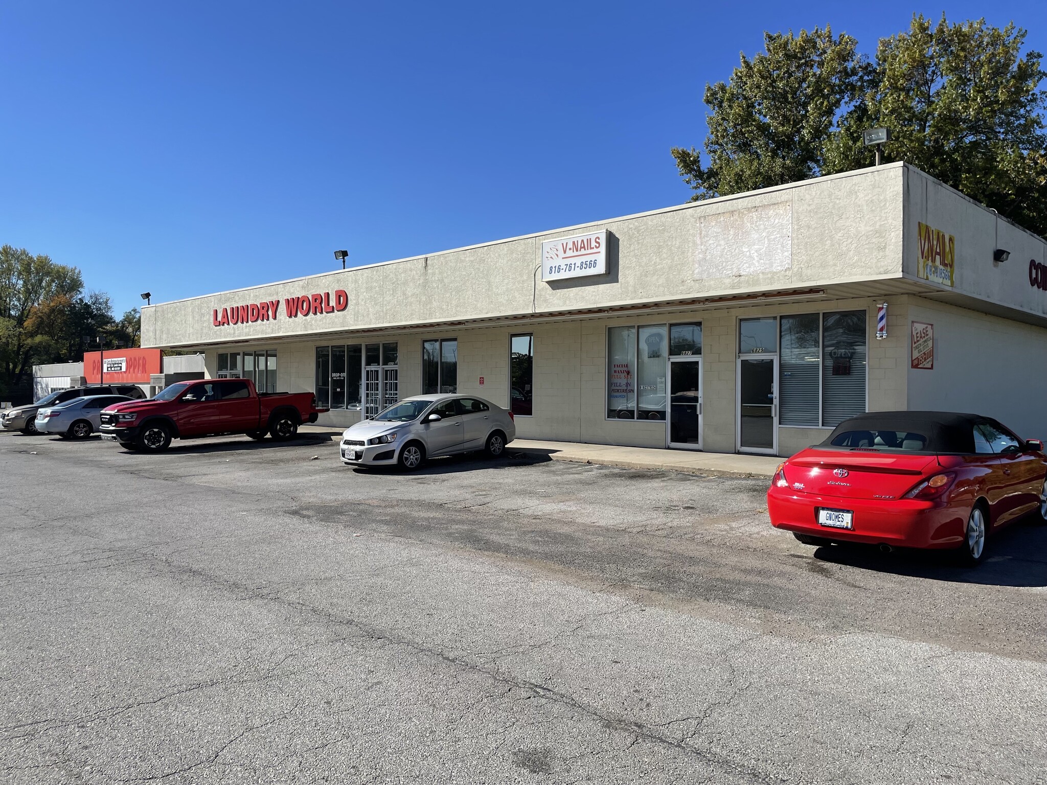 6825-6829 E Bannister Rd, Kansas City, MO for sale Building Photo- Image 1 of 5